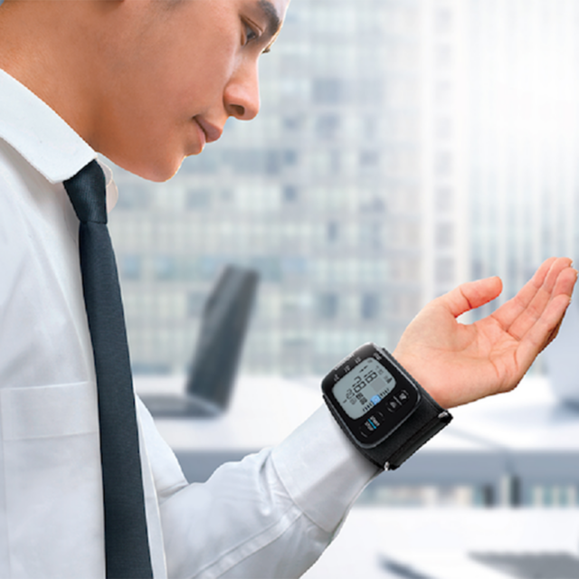 Galaxy Watch4 đã có thể đo huyết áp! - YouTube